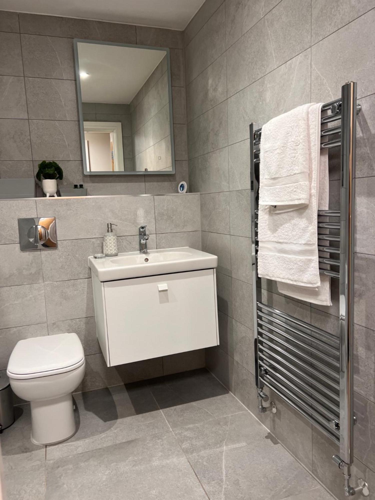 Modern Apartment - Bhx Nec - Free Secure Gated Parking Solihull Exterior photo